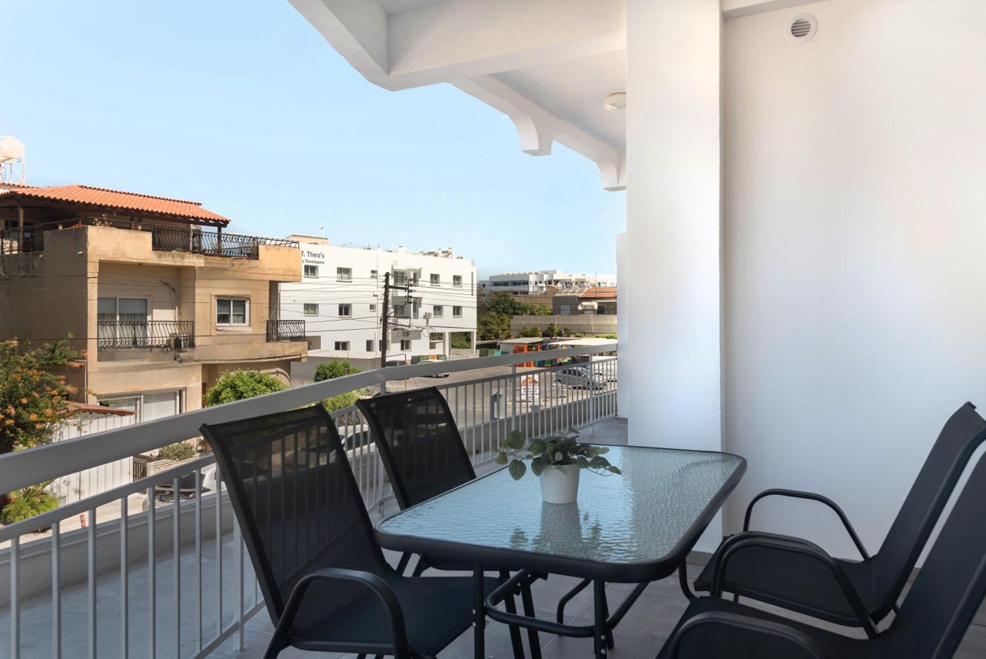 לרנקה Phaedrus Living City Breeze Residences Finesse מראה חיצוני תמונה